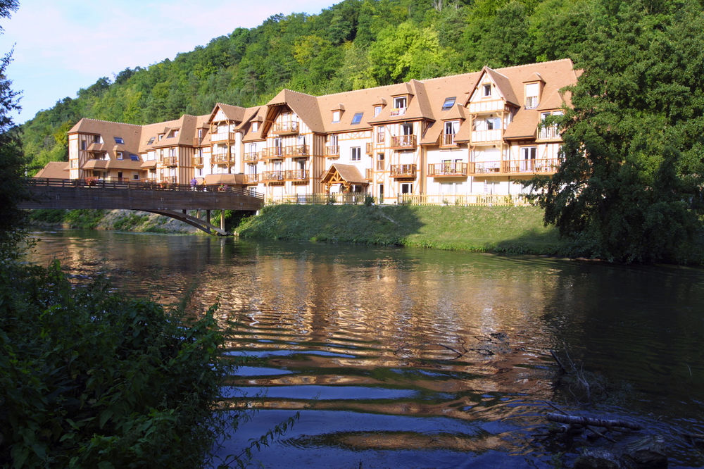 Karma Manoir Des Deux Amants Aparthotel Конел Екстериор снимка