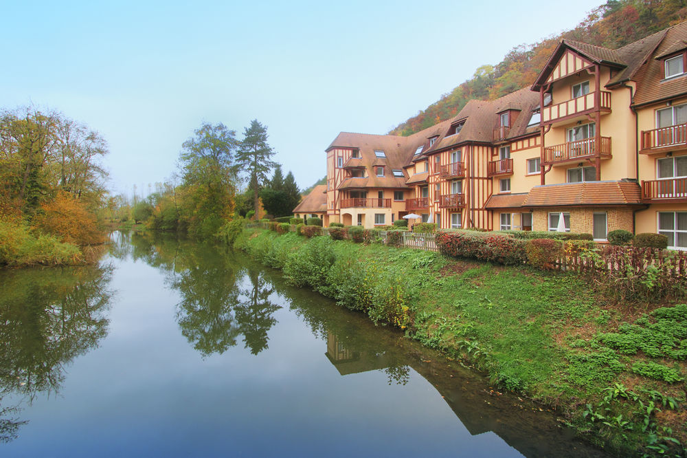 Karma Manoir Des Deux Amants Aparthotel Конел Екстериор снимка