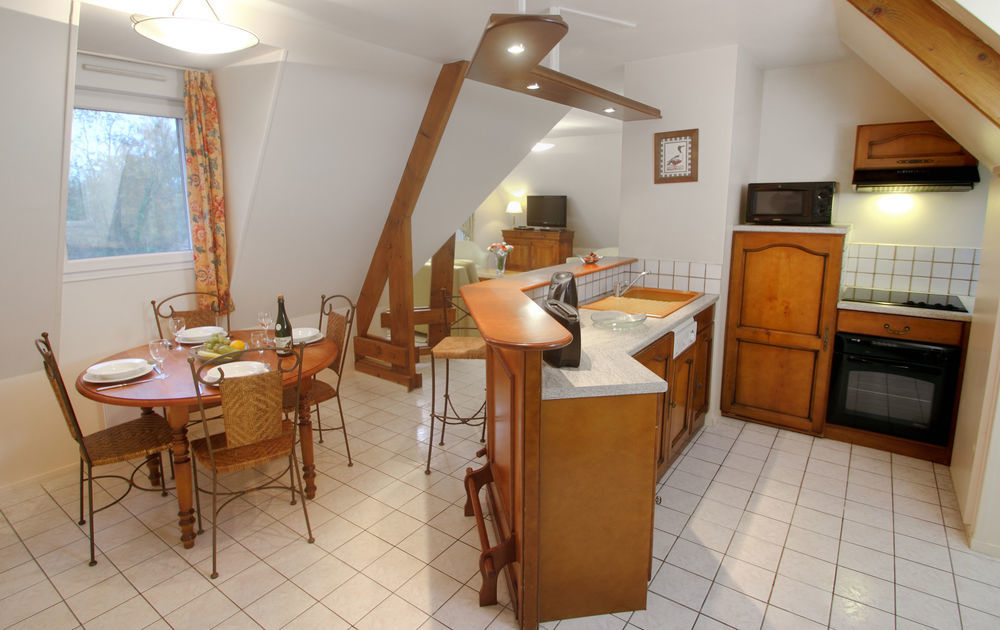 Karma Manoir Des Deux Amants Aparthotel Конел Екстериор снимка