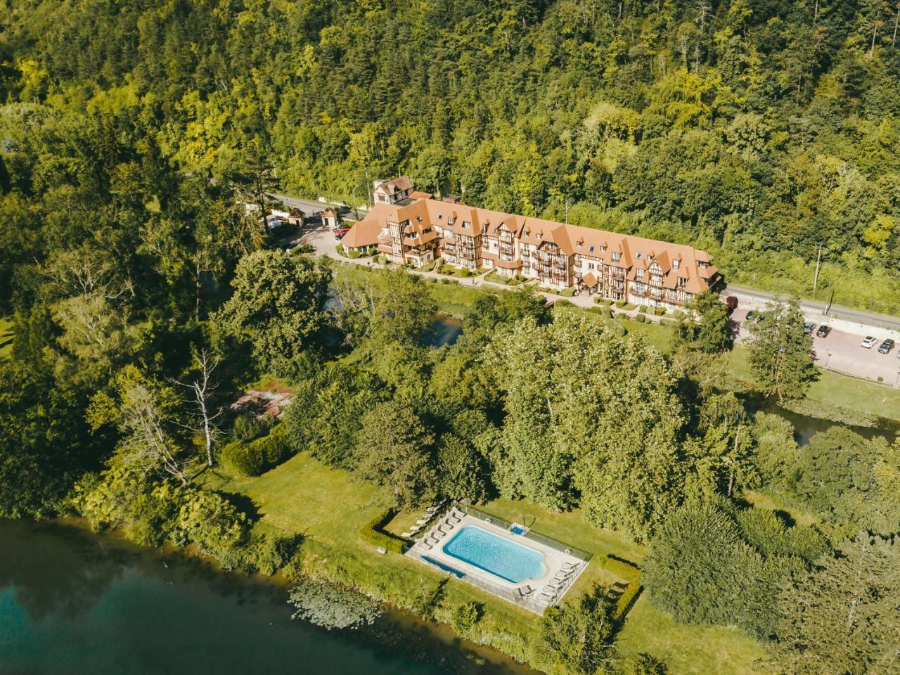 Karma Manoir Des Deux Amants Aparthotel Конел Екстериор снимка