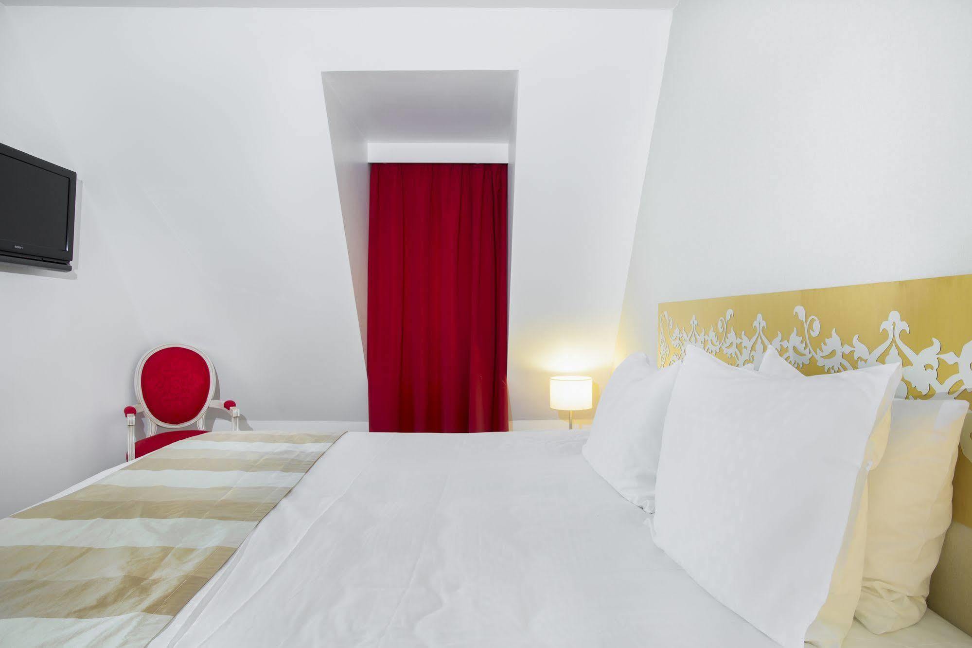 Karma Manoir Des Deux Amants Aparthotel Конел Екстериор снимка
