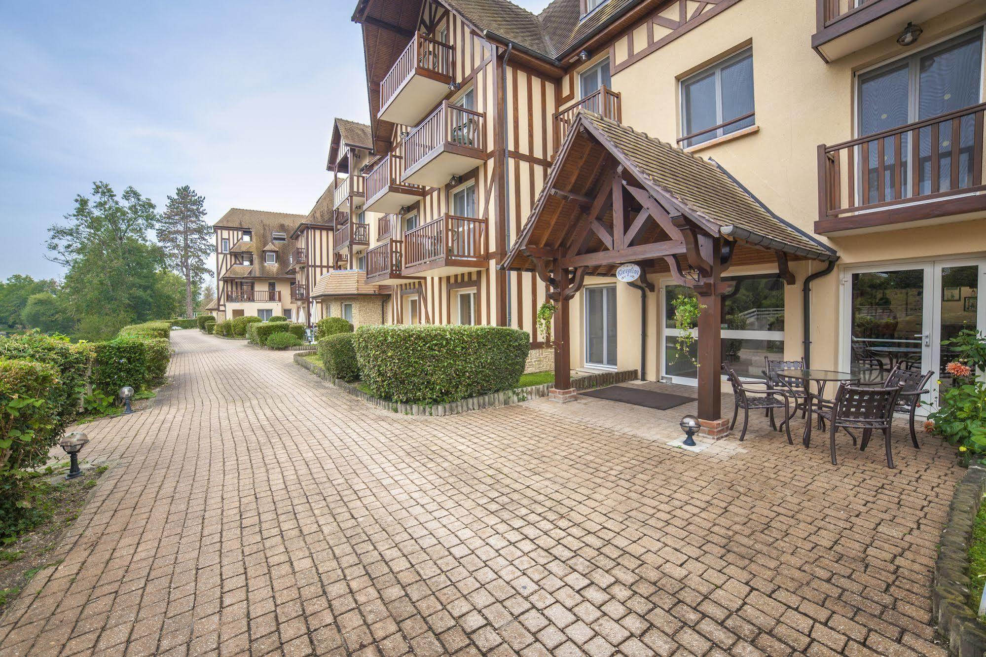 Karma Manoir Des Deux Amants Aparthotel Конел Екстериор снимка