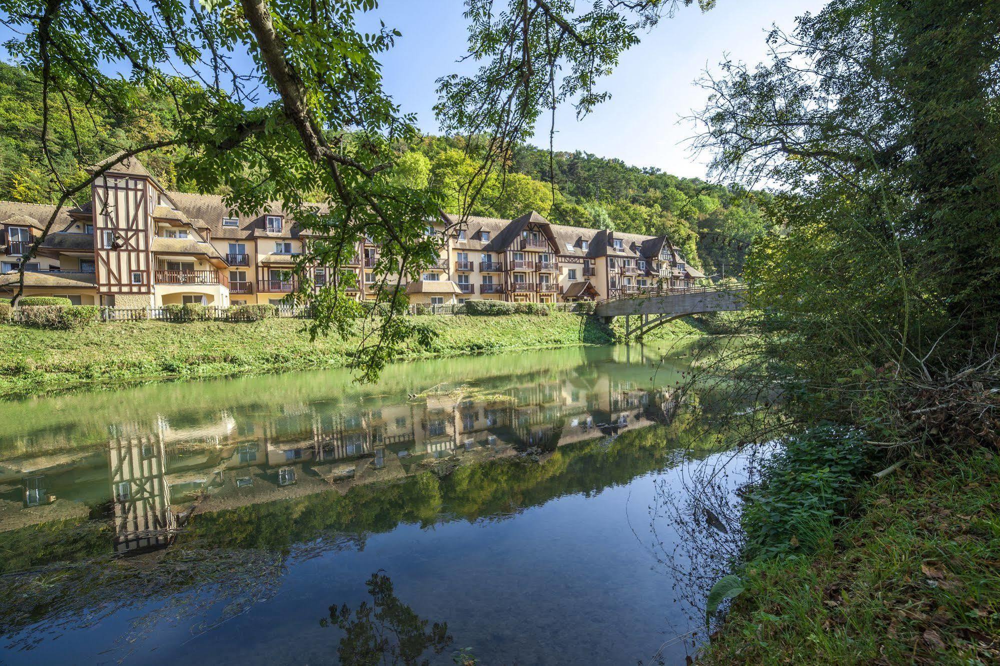 Karma Manoir Des Deux Amants Aparthotel Конел Екстериор снимка